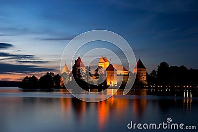 Island castle at night, Trakai, Lithuania, Vilnius Stock Photo