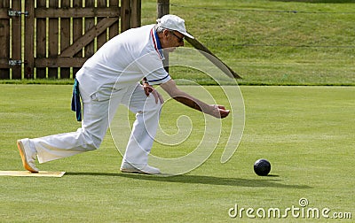 ISLE OF THORNS, SUSSEX/UK - SEPTEMBER 3 : Lawn bowls match at Is Editorial Stock Photo