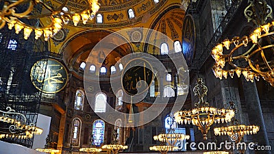 Istanbul 05 june 2017 : hagia sophia museum in istanbul turkey 4k Inre video of aya sophia. vackra sjögräsmattor i m stock video Istanbul 05 june 2017 : hagia sophia museum in istanbul turkey 4k Inre video of aya sophia. vackra sjögräsmattor i m stock video