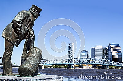 Jacksonville, Florida skyline and sailor sculpture Editorial Stock Photo