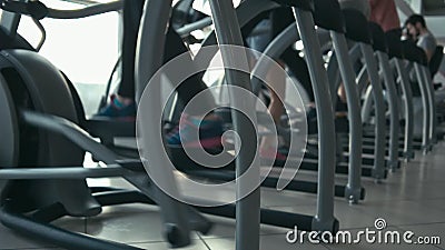 Jambes dans de cardio- machines banque de vidéos Jambes dans de cardio- machines banque de vidéos