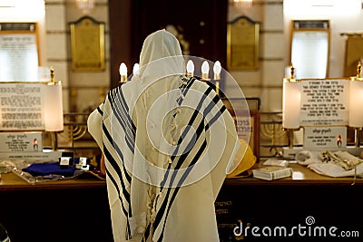 praying in a synagogue Stock Photo