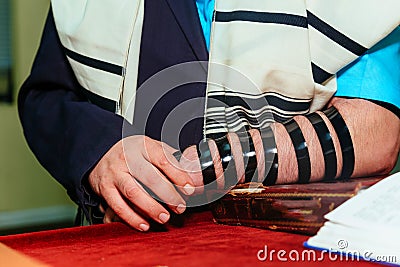 Jewish man dressed in ritual clothing Stock Photo