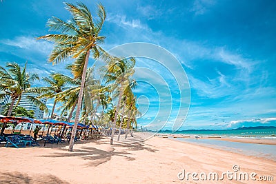 Jomtien Beach, Pattaya is another beautiful beach with clear water, white sandy beach, there will be a lot of tourists to visit du Editorial Stock Photo