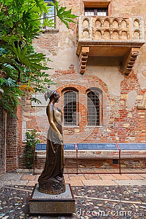 Juliet staue in Verona, Italy Stock Photo