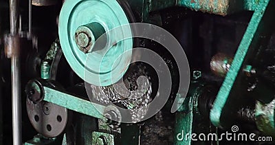 4k de complexe machines van de precisieindustrie in verrichting, het werk het dragen & as stock footage 4k de complexe machines van de precisieindustrie in verrichting, het werk het dragen & as stock footage