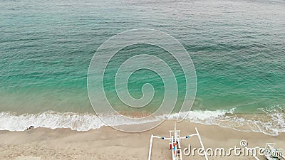 4K εναέρια άποψη που πετά πέρα από την ακτή Τροπική παρθένα παραλία στο νησί του Μπαλί απόθεμα βίντεο 4K εναέρια άποψη που πετά πέρα από την ακτή Τροπική παρθένα παραλία στο νησί του Μπαλί απόθεμα βίντεο