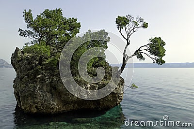 Kamen Brela - Tiny famous island in Brela, Makarska Riviera, Dalmatia, Croatia Stock Photo