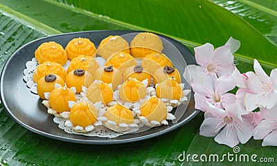 Kanom jamongkut, kanom thong ek and kanom sanay chan, gold thai dessert Stock Photo