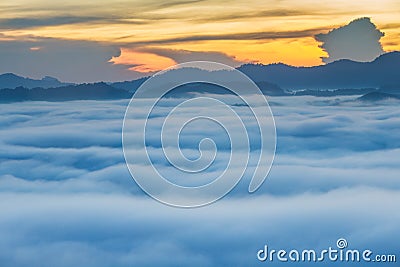 Khao Khai Nui, Sea of fog in the winter mornings at sunrise, New landmark to see beautiful scenery at Thailand Stock Photo