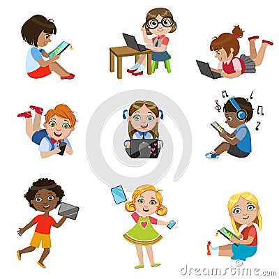 Kids With Gadgets Set Vector Illustration