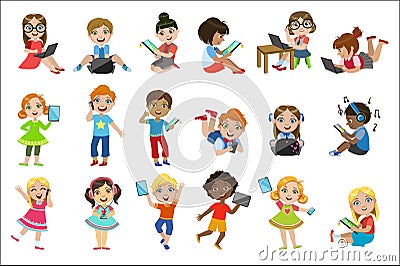 Kids With Gadgets Set Vector Illustration