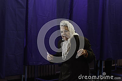 KIEV,UKRAINE - November 15, 2015: 1,088 of 1,089 polling stations opened in Kyiv at 08.00 a.m. Editorial Stock Photo