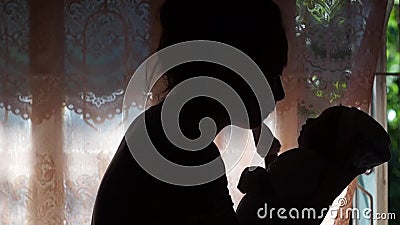 Kind geküsst von ihrer Mutter stock video Kind geküsst von ihrer Mutter stock video