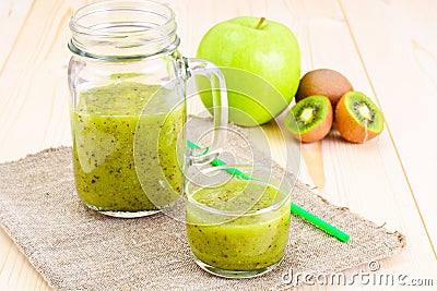 kiwi-apple-fresh-juice-studio-photo-70265075.jpg