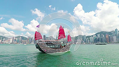 Krambootssegeln über Victoria Harbour in Hong Kong Krambootssegeln über Victoria Harbour in Hong Kong