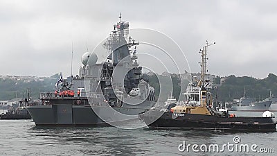 Kriegsschiff mit Raketen stock footage. Video von raketen - 61321886