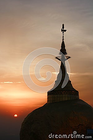 Kyaikhtiyo gold pagoda Stock Photo