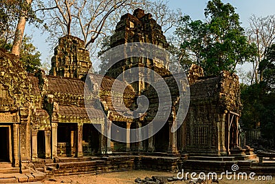 L`entrÃ©e est du temple Ta Prohm dans le domaine des temples de Angkor, au Cambodge Stock Photo