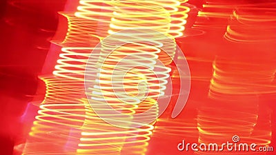 La cámara se está moviendo y los rastros de la licencia de la luz Velocidad de fotogramas baja tirada de las luces de neón metrajes La cámara se está moviendo y los rastros de la licencia de la luz Velocidad de fotogramas baja tirada de las luces de neón metrajes