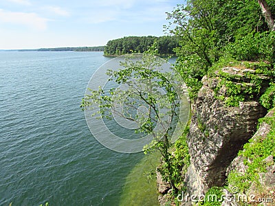 Lake side cliff in Missouri Stock Photo