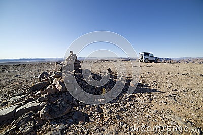 Landrover in desert Stock Photo