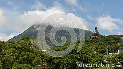 Laps de temps des nuages mobiles au-dessus de Tian Tan Buddha en Hong Kong 1080p banque de vidéos Laps de temps des nuages mobiles au-dessus de Tian Tan Buddha en Hong Kong 1080p banque de vidéos