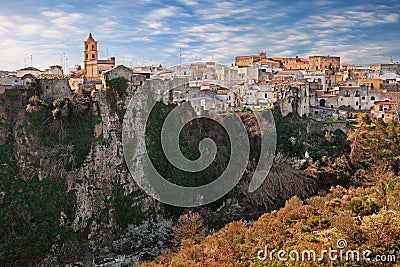 Laterza, Taranto, Puglia, Italy: landscape of the town over the canyon in the nature park Terra delle Gravine Stock Photo