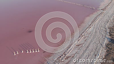 Le réchauffement climatique de la planète et l'évaporation du sel du kuyalnik Odessa Ukraine de l'eau. Pôles en bois de vieux sel clips vidéos Le réchauffement climatique de la planète et l'évaporation du sel du kuyalnik Odessa Ukraine de l'eau. Pôles en bois de vieux sel clips vidéos