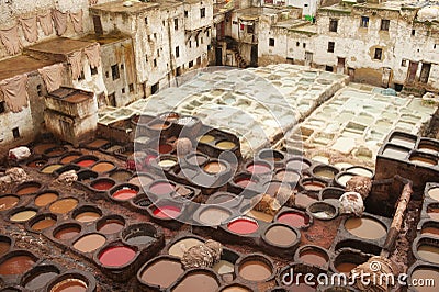 Leather dyeing and tannery pits, Fez, Morocco Stock Photo