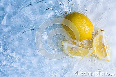 Lemons in cool refreshing water Stock Photo