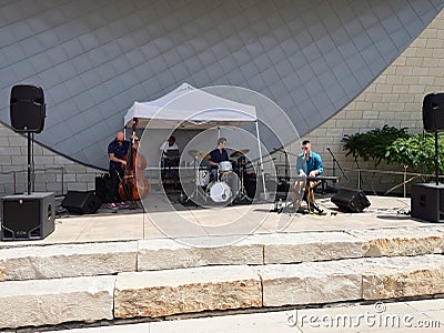 Lenexa Art Fair Jazz Musicians - Tim Reid Jr Trio Editorial Stock Photo