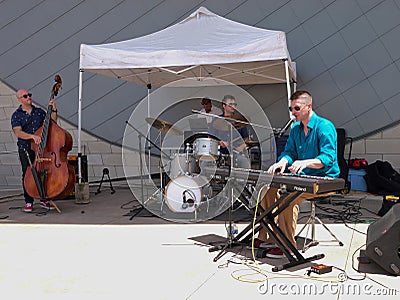 Lenexa Art Fair Jazz Musicians - Tim Reid Jr Trio Editorial Stock Photo