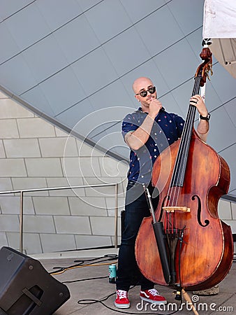 Lenexa Art Fair Jazz Musicians - Tim Reid Jr Trio Editorial Stock Photo