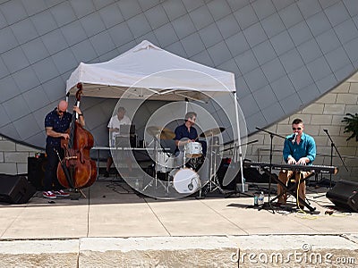 Lenexa Art Fair Jazz Musicians - Tim Reid Jr Trio Editorial Stock Photo