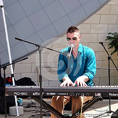 Lenexa Art Fair Jazz Musicians - Tim Reid Jr Trio Editorial Stock Photo