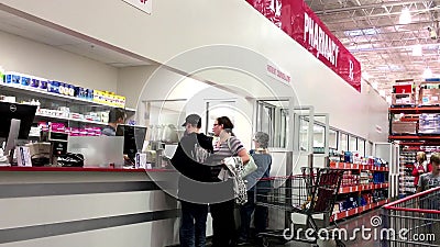 Leute richten aus, damit die Aufwartung ihre Medizin aufhebt Leute richten aus, damit die Aufwartung ihre Medizin aufhebt