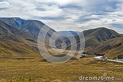 Lindis Pass that lies between the valleys of the Lindis and Ahuriri Rivers, south island of New Zealand Stock Photo