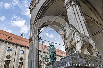 Lion Statue in front of Feldherrnhalle at the Odeonsplatz, Munich Stock Photo