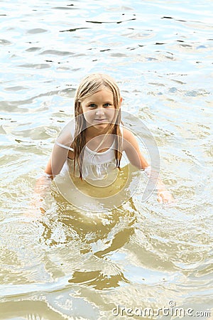 https://thumbs.dreamstime.com/x/little-girl-water-kid-wet-white-clothes-42628751.jpg