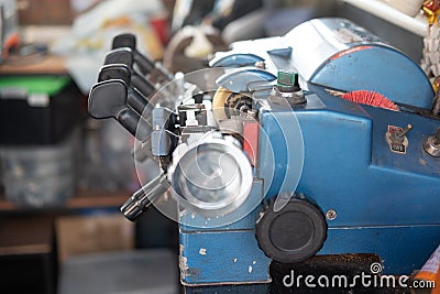 Locksmith duplicate machine make new key Stock Photo