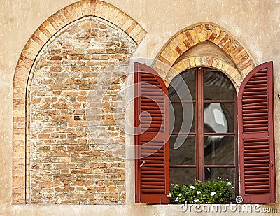 Lodi - Windows of an ancient palace Stock Photo
