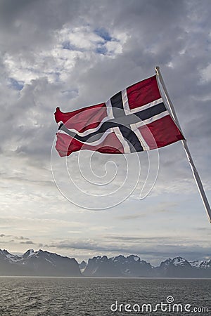 Lofoteninsel und norwegische Flagge Stock Photo