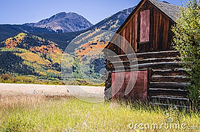 A log wooden barn at Twin Lakes Colorado area Stock Photo
