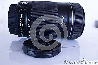 10 04 20 LONDON ENGLAND Canon original lens EF-S 55-250mm f/4-5.6 IS STM Editorial Stock Photo