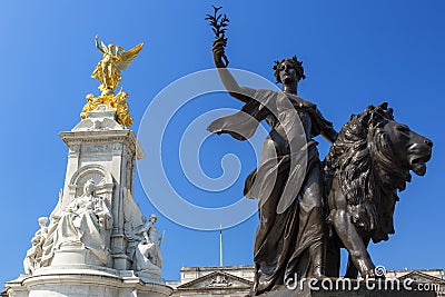 London, Victoria Memorial Front of Buckingham Palace Stock Photo