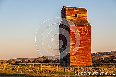 Long abandoned grain elevator Stock Photo
