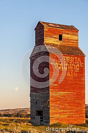 Long abandoned grain elevator Stock Photo