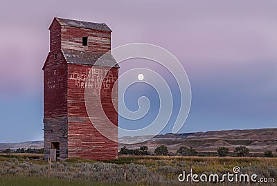 Long abandoned grain elevator Stock Photo