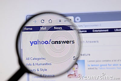 Los Angeles, California, USA - 3 December 2019: Yahoo answers website page. Answers.yahoo.com logo on display screen, Illustrative Editorial Stock Photo